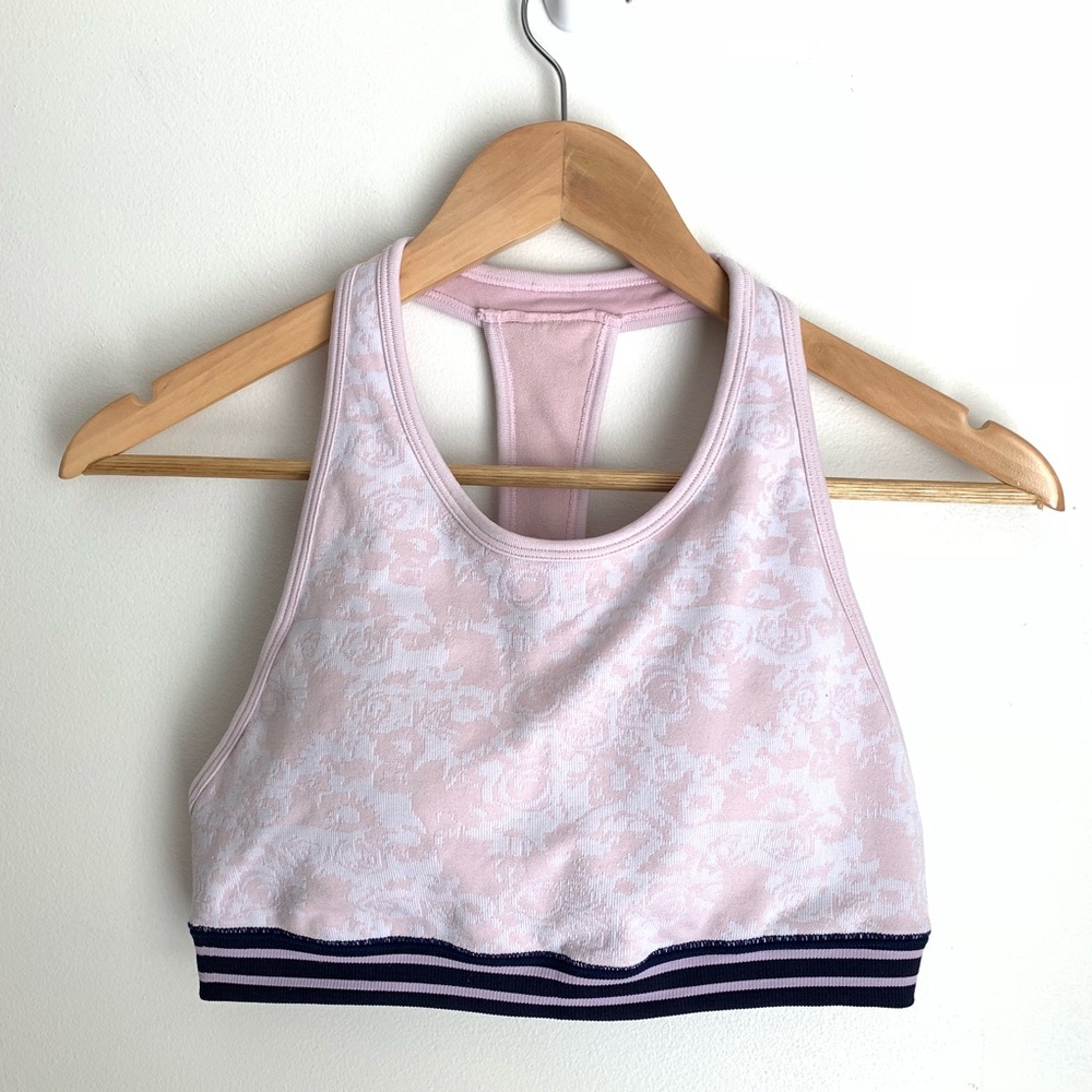 Fabletics Brynn Seamless Sports Bra
